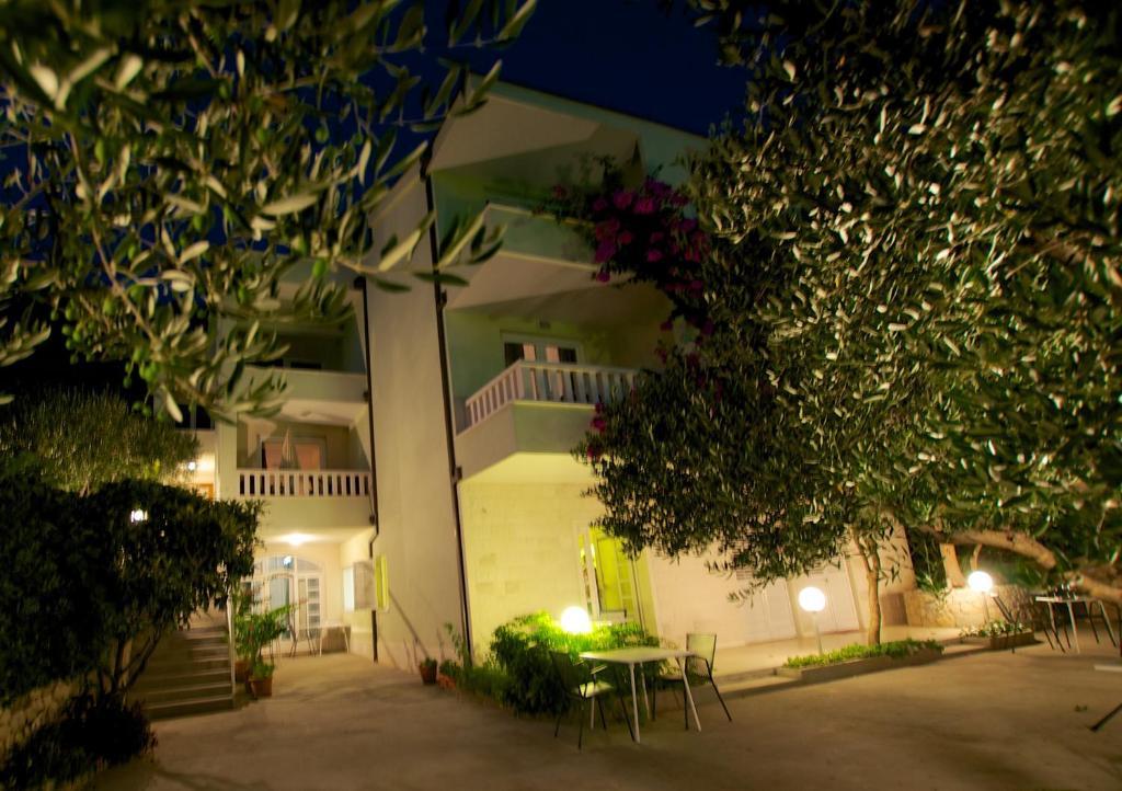 Apartments Villa Cizmic Baška Voda المظهر الخارجي الصورة